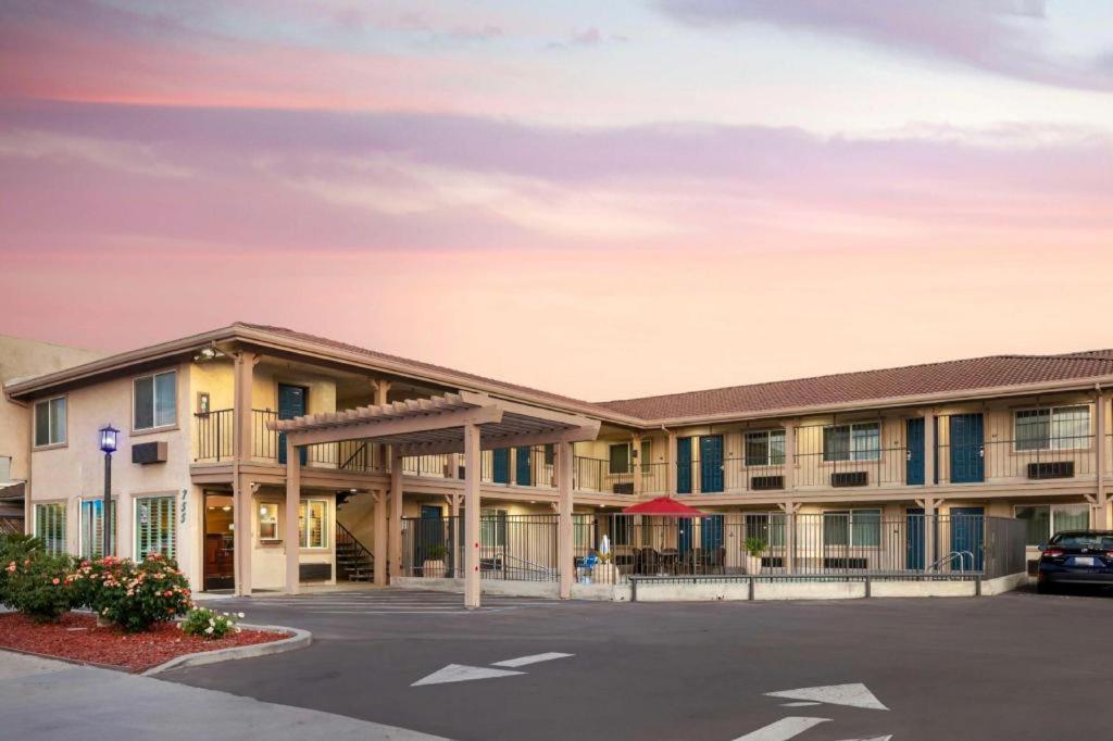 Best Western Hanford Inn Zewnętrze zdjęcie